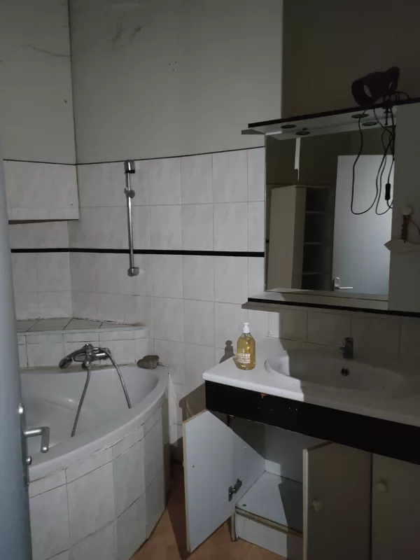 Salle de bain de la mezzanine