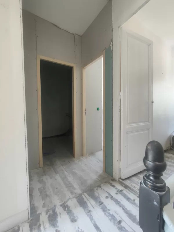 Création de la salle de bain des enfants sur le palier